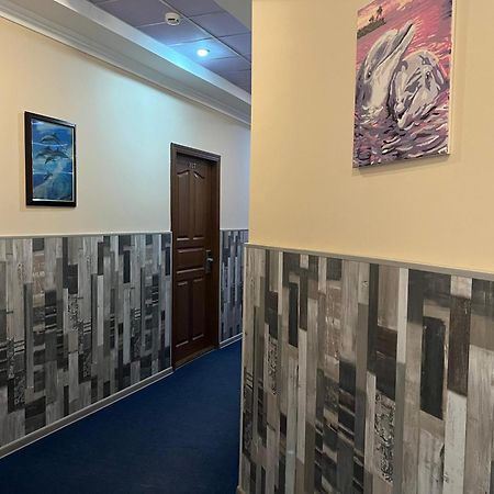 Three Dolphins Hotel 阿克套 外观 照片